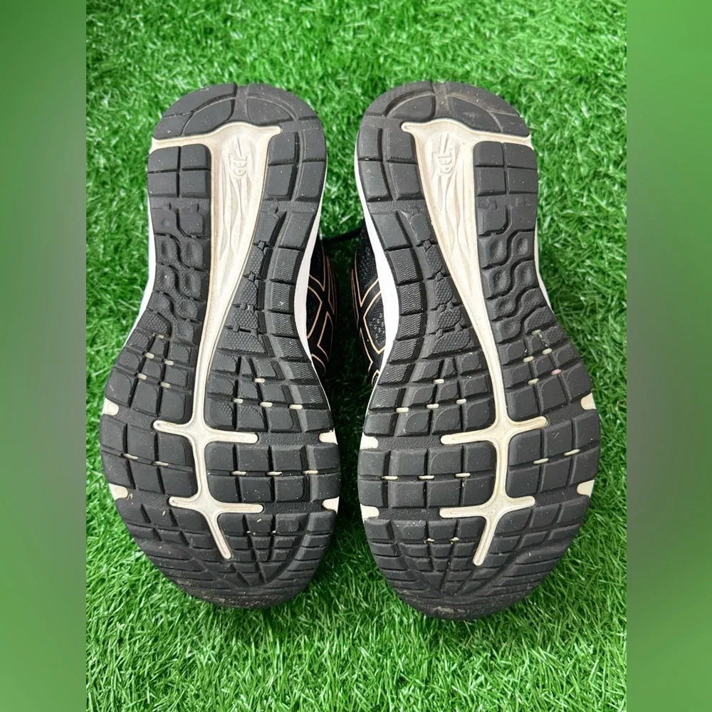 ASICS Women’s Black Running Shoes Size‎ 7